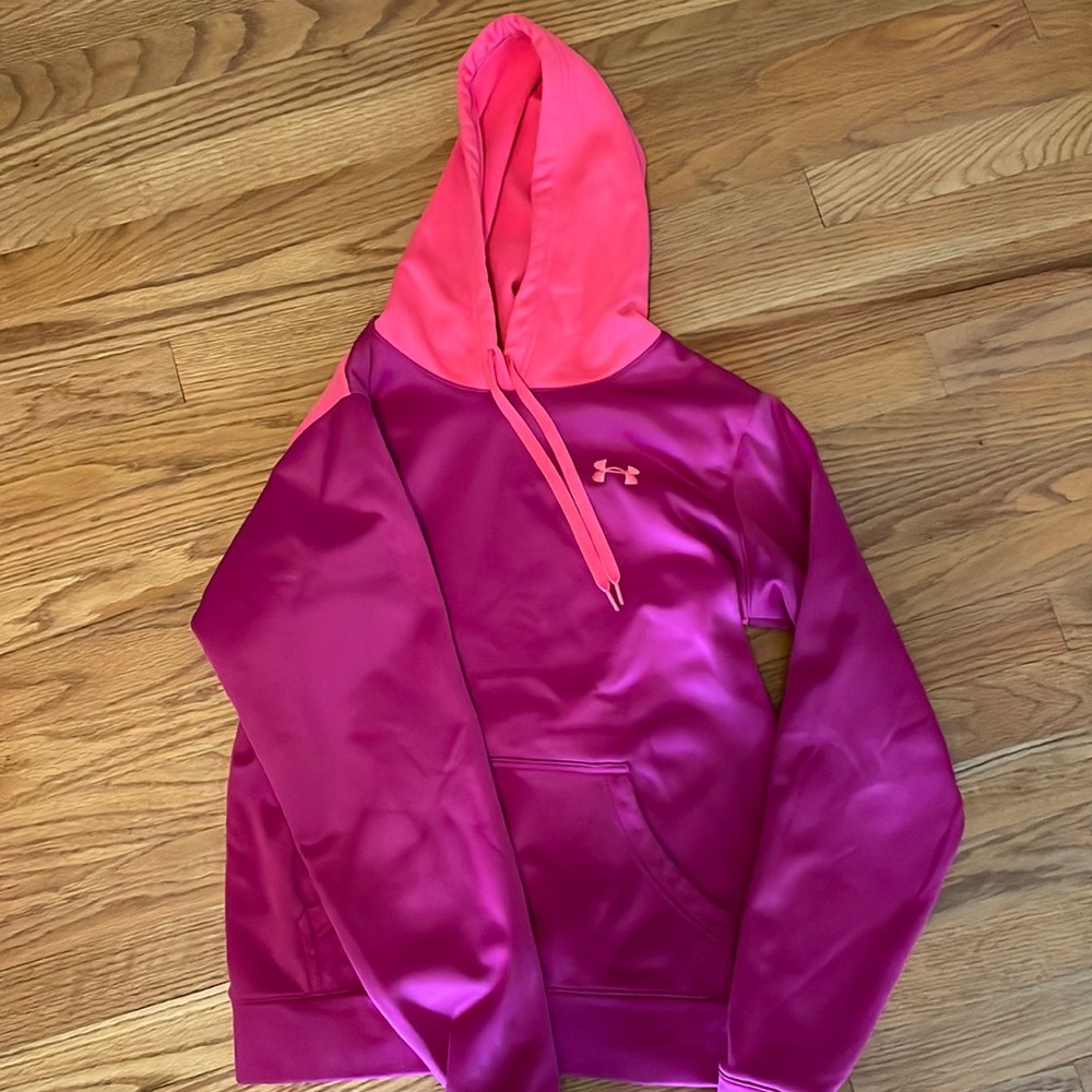 Women’s Small Under Armour Sweatshirt